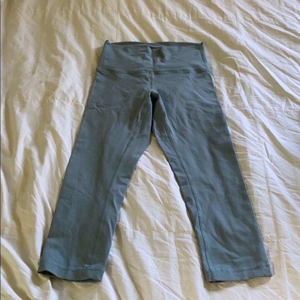 Lululemon Wunder Under crop